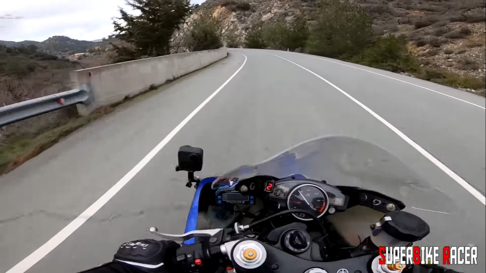 Yamaha R6 Street Riding