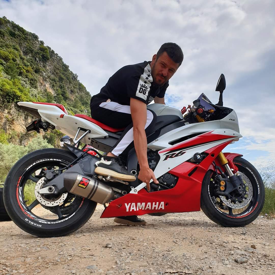 Karşı yönden gelen motosiklet yüzünden yaşamını yitirdi