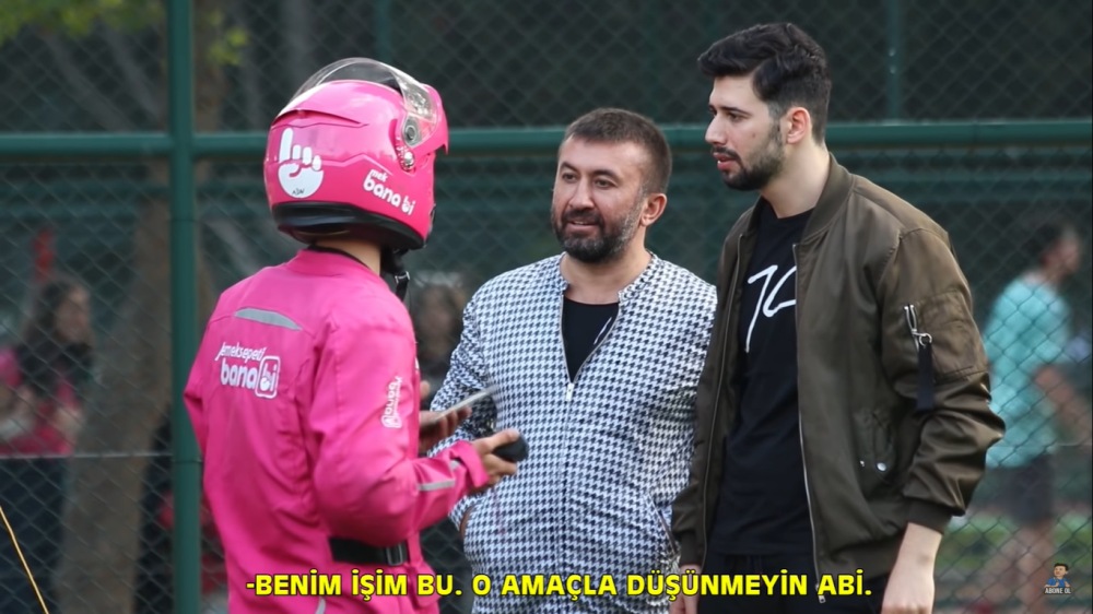 Dünya böyle güzel insanlar hatırına dönüyor