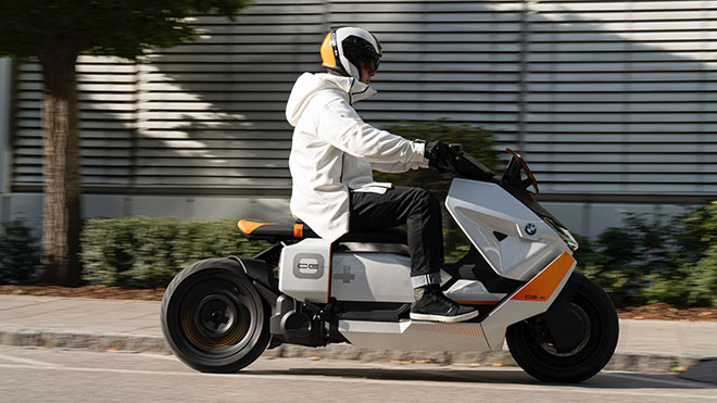 BMW Motorrad Definition CE 04 - Electric Scooter Video