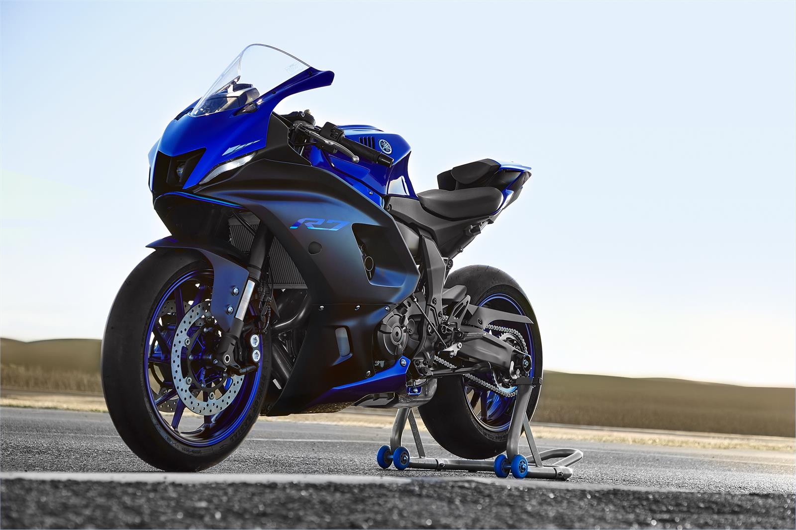2022 Yamaha YZF-R7 Öne Çıkan Özellikleri