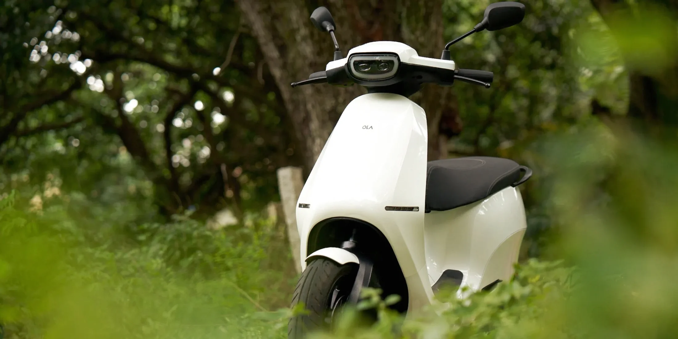 Ola, yüksek teknolojili güzellik 70 mph elektrikli scooterlarla şok ediyor