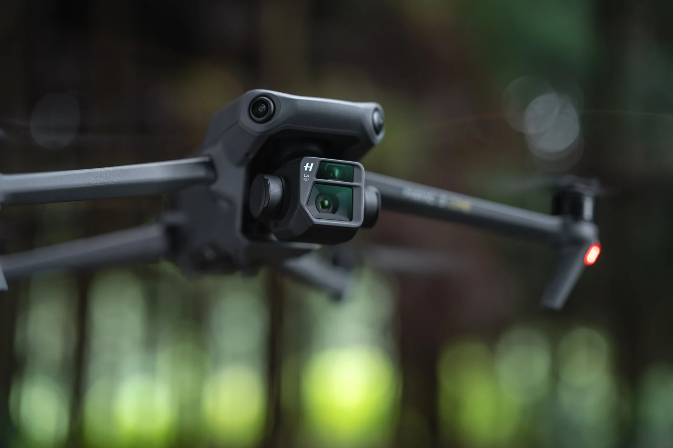 DJI, Hasselblad-packin 'Mavic 3 için kamera drone'unu uçtan uca yeniden tasarladı