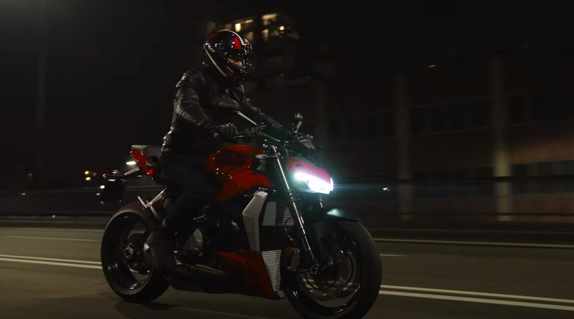 Ducati Streetfighter V2 | A New Fighter in Town