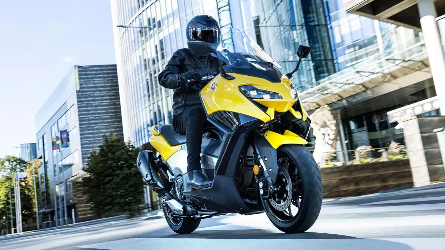 2022 Yamaha TMAX, yeni görünüm ve teknoloji