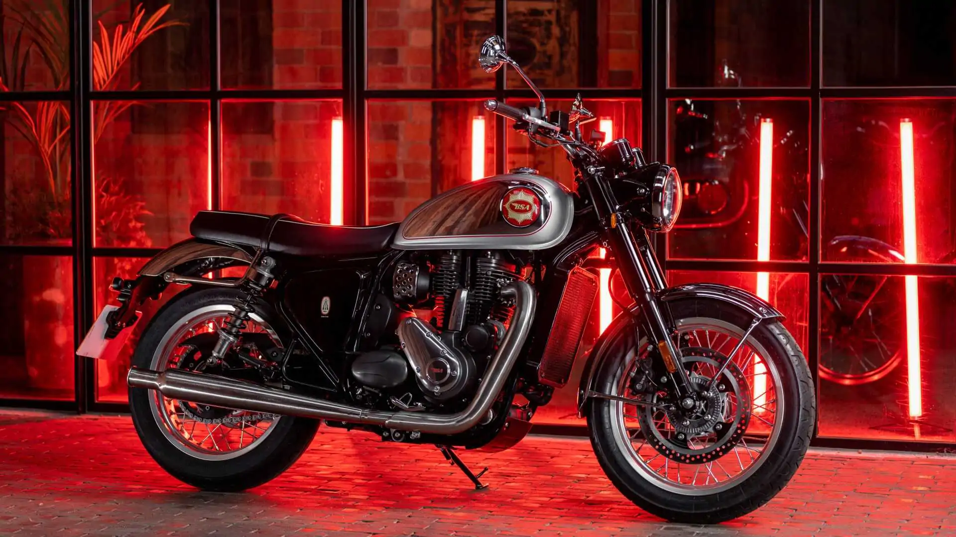 BSA Gold Star 650 Özellikleri Açıklandı – 652cc, 45 bhp, 55 Nm, 198 Kg