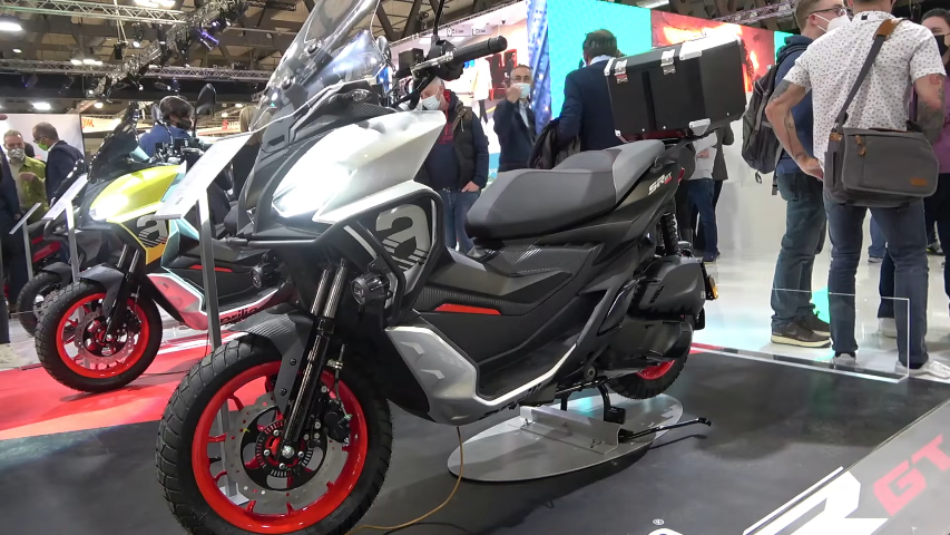 Aprilia SR GT 200, 2022
