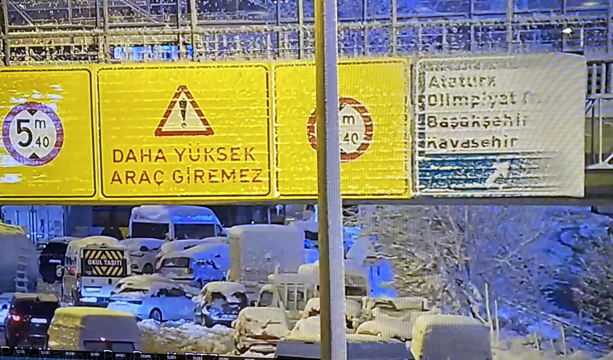 Ali Yerlikaya Yolda Bırakılmış Araçların Kaldırılmasını İstedi