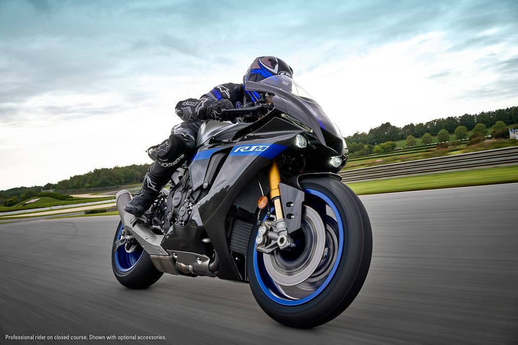 2022 Yamaha R1M