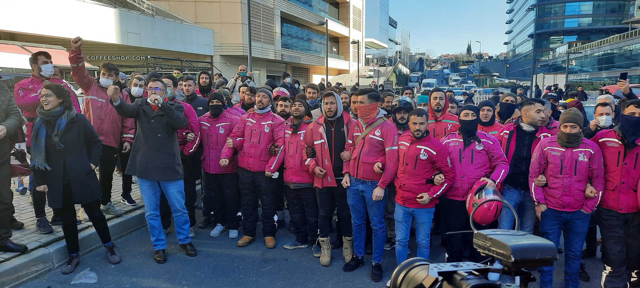 Kuryeler olmasa yemeksepeti bir hiç olur!
