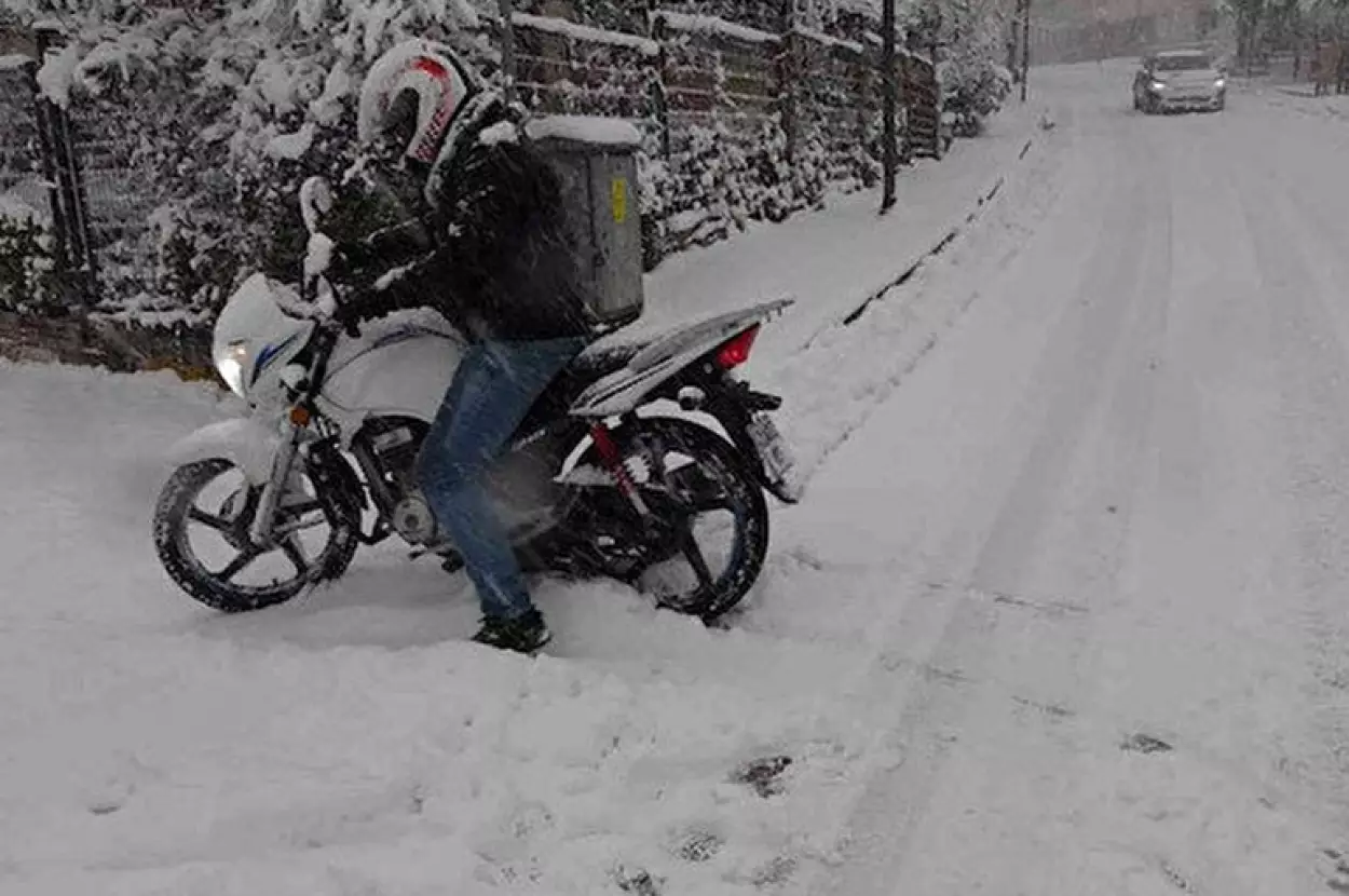 Motosiklet, elektrikli scooter ve motokuryelerin trafiğe çıkışına izin verilecek