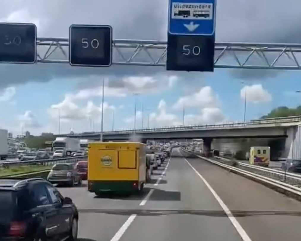 Hollanda'da Yaşayan TIR Sürücüsü Paylaştı