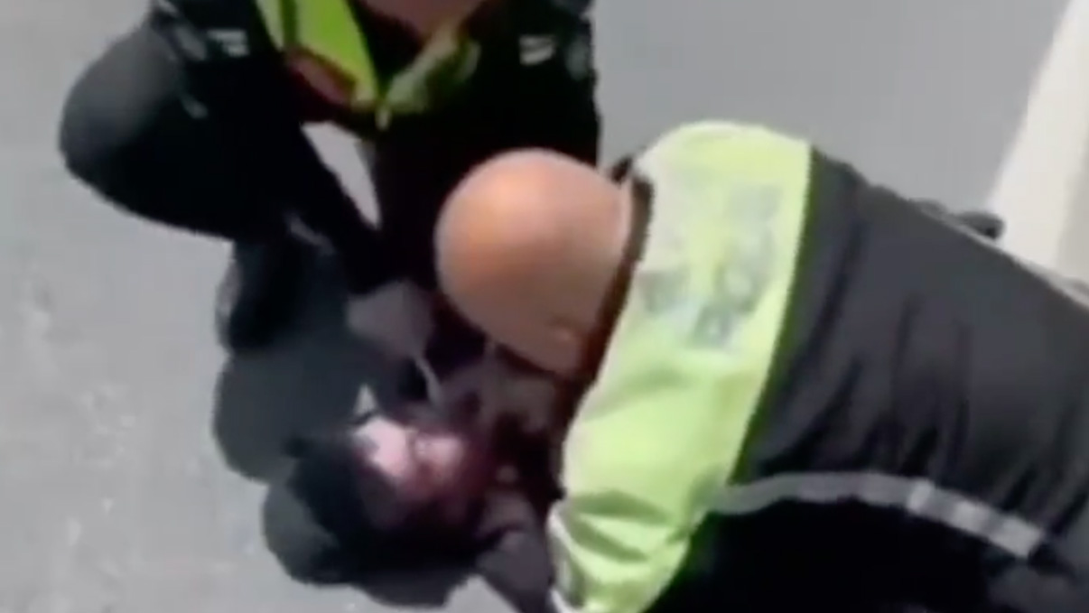 Polis Fenalaşan Motosiklet Sürücüsünü Hayat Döndürdü