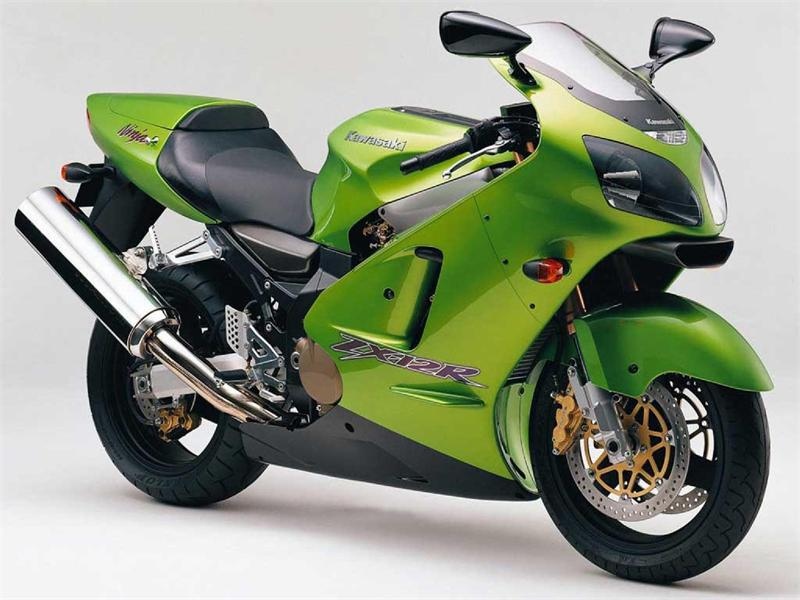 ZX-12R Ninja Kawasaki'nin 2006 yılına kadar en güçlü seri motosikletiydi