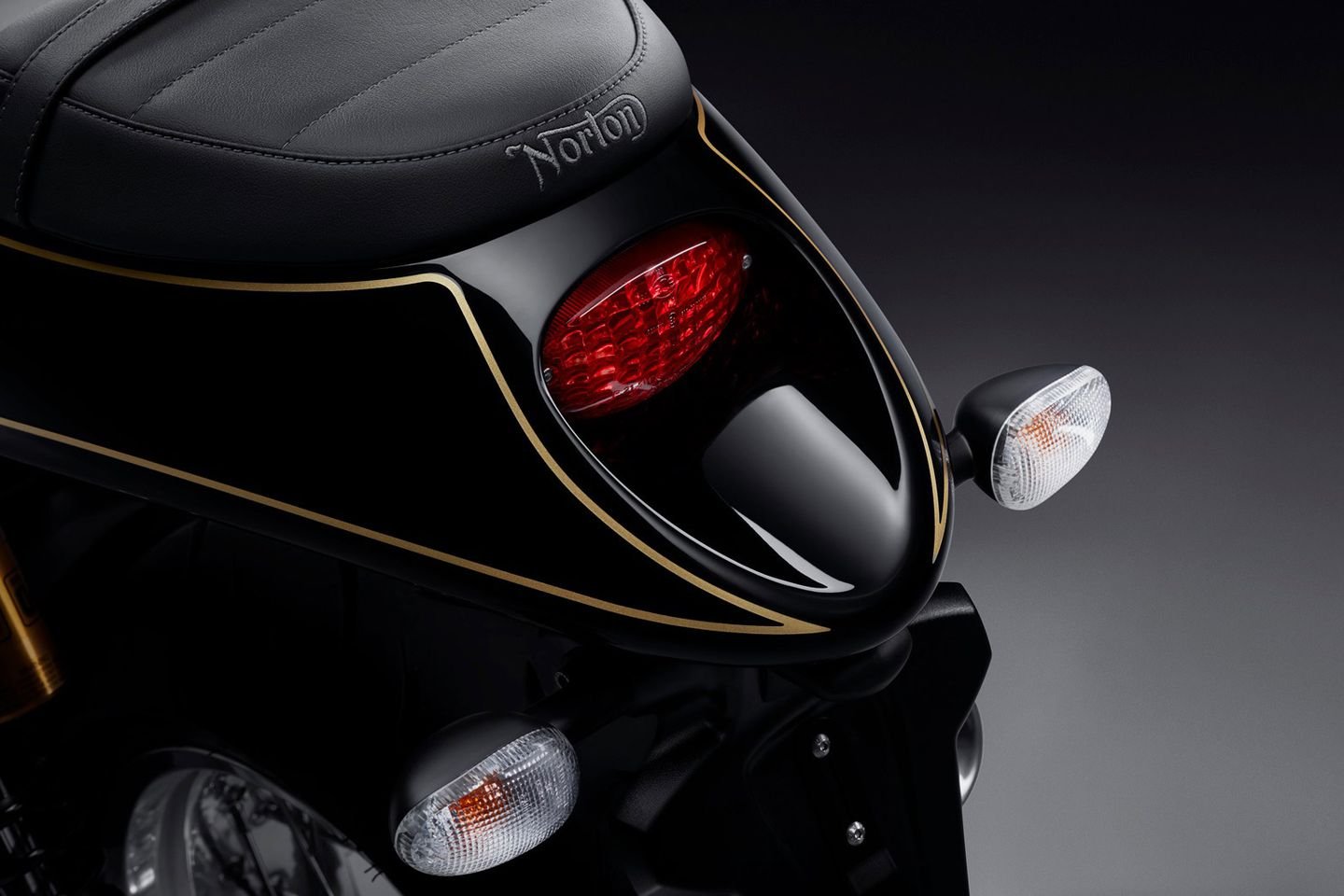 NORTON NEW COMMANDO 961