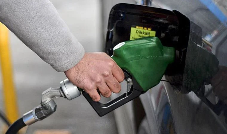 Benzine Uzun Süre Sonra Yine ZAM
