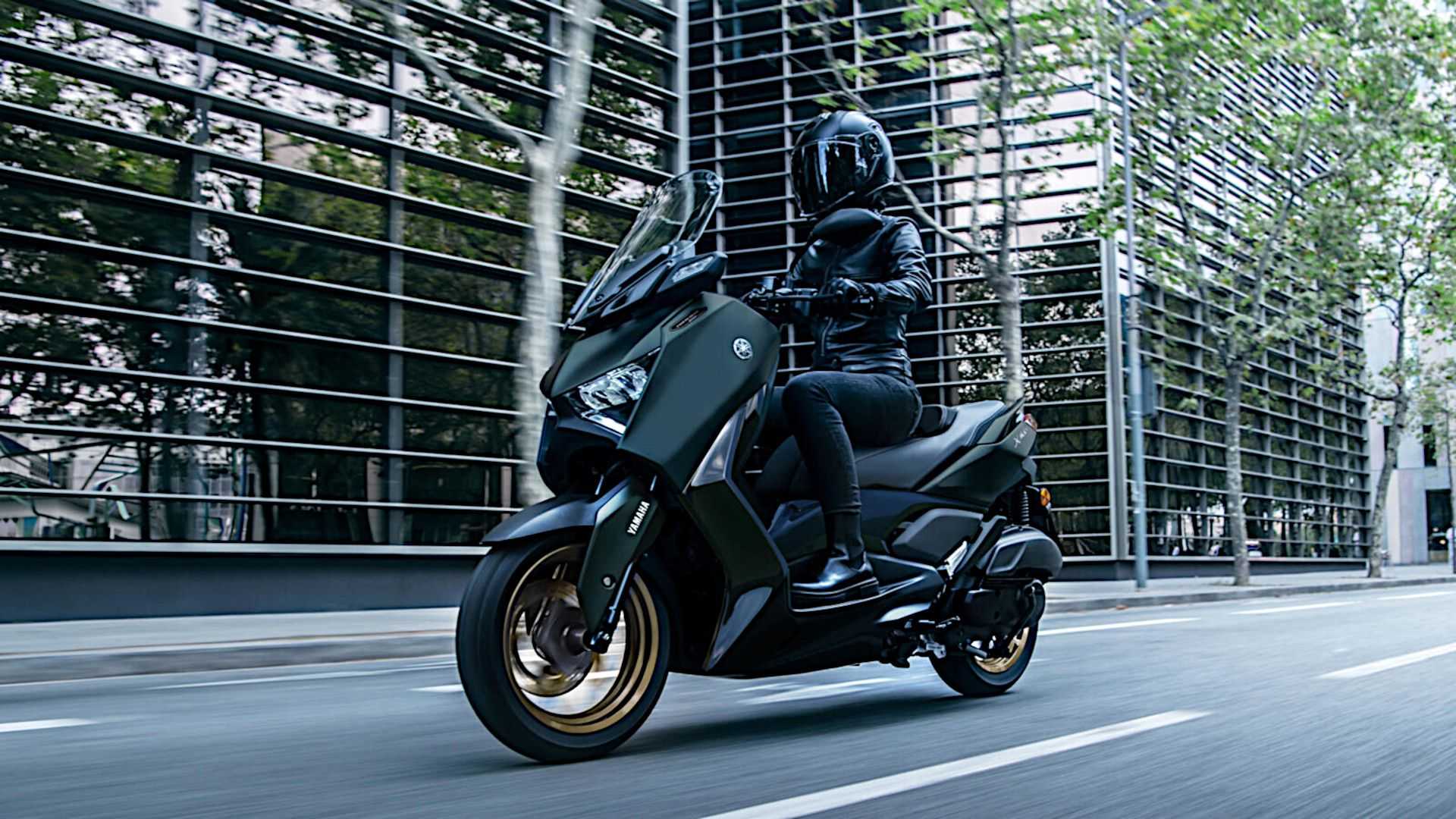 2023 Yamaha XMAX 300 ve 125 Video