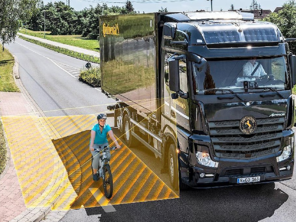 Büyük araçları kör moktası ve motosiklet sürüşü