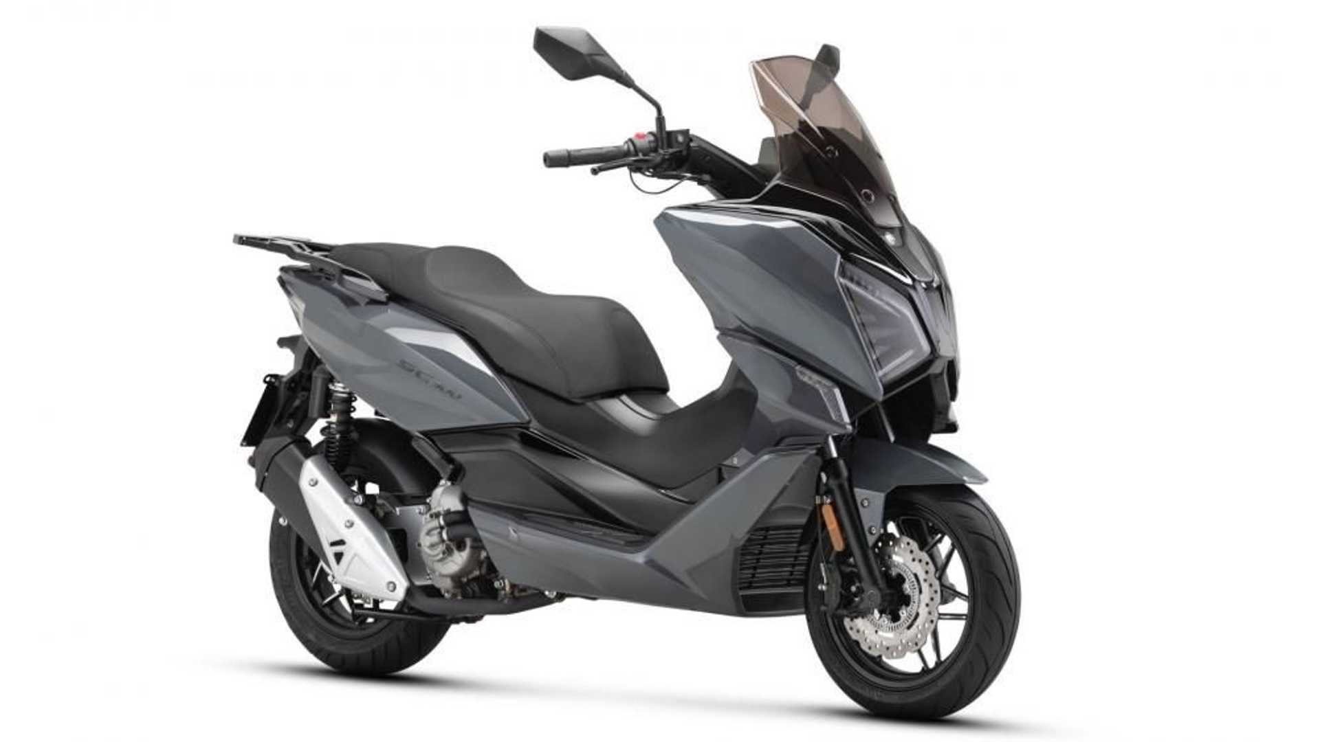 Keeway SC300 Maxi-Scooter'ı Piyasaya Sürüyor