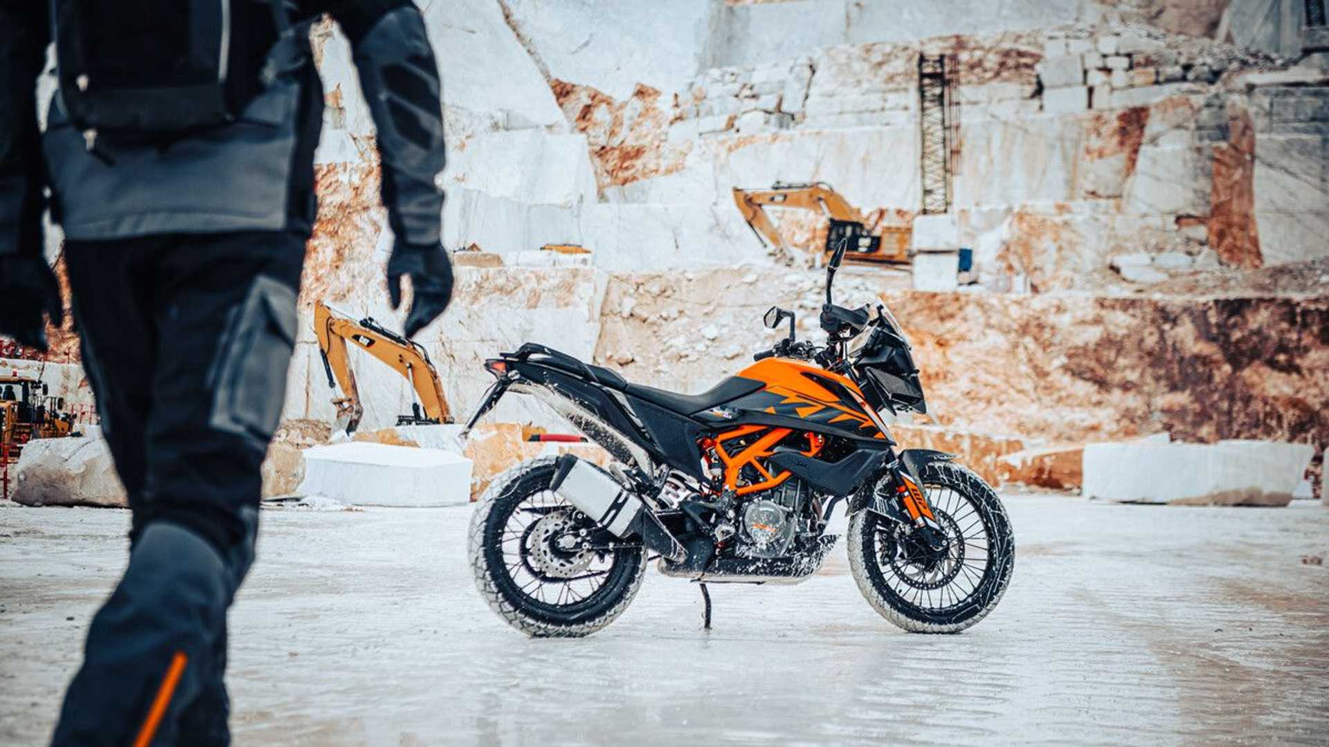KTM'nin Yakında Yeni 390 Adventure Modellerini Piyasaya Sürmesi Bekleniyor