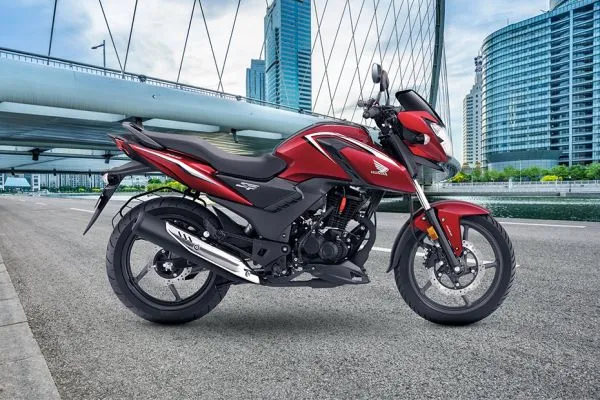 Honda SP160, Bajaj Pulsar N160'a Rakip