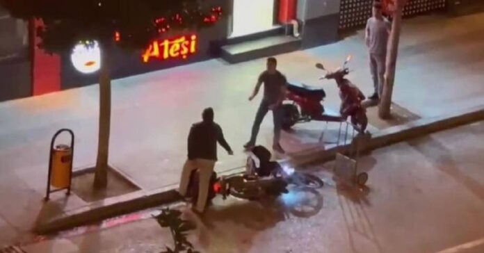 Kurye Akaryakıt Zamlarına ve İşverene İsyan Etti