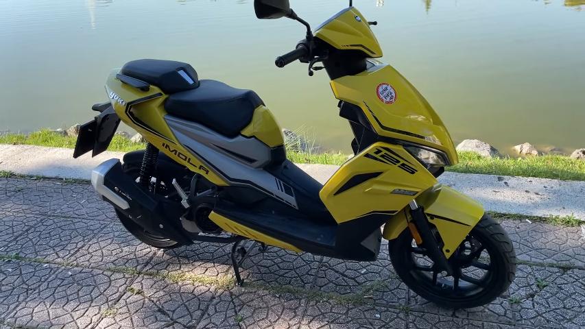 2023 Yuki IMOLA 125, Racing Görüntüsüne Sahip