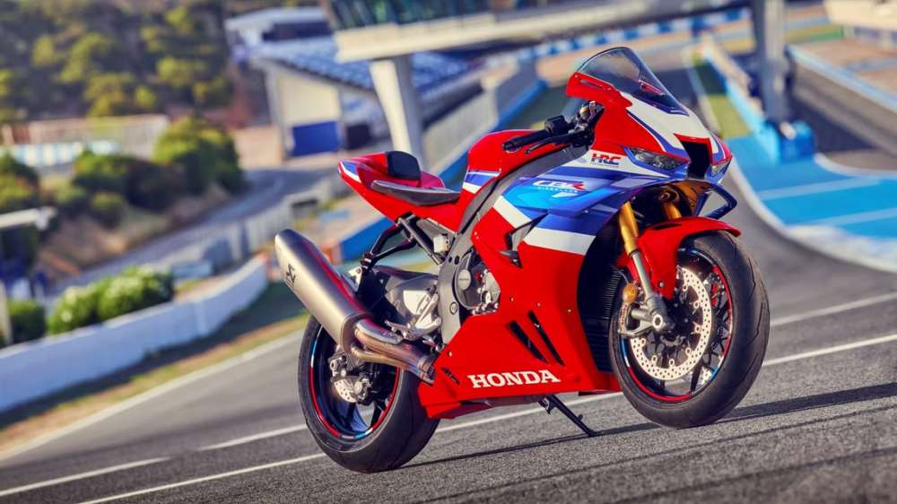 2024 Honda CBR1000RR-R Fireblade ve CB1000 Hornet: Rekabeti Arttıracak