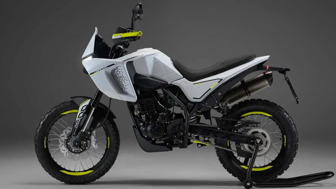 2024 Benelli BKX300 İyi Performansa Sahip