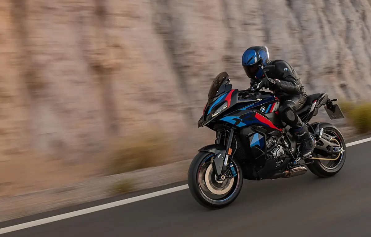 2024 BMW M1000XR, 3.2 Saniyede 100 km hıza erişiyor