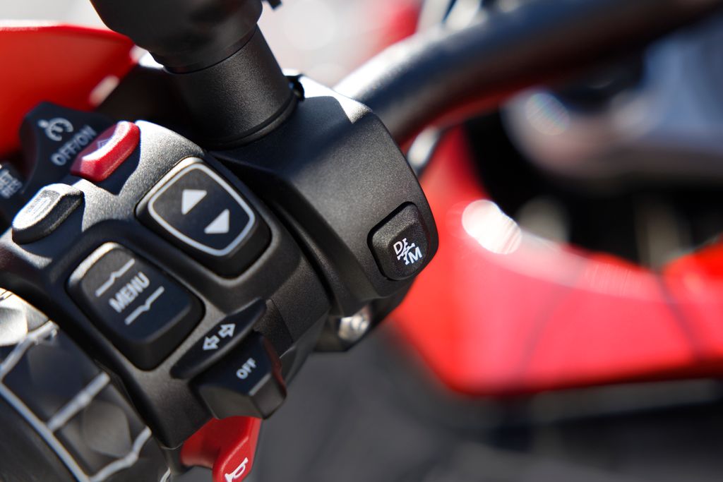 BMW'nin Yeni Otomatik Vites Asistanı (ASA) Nedir?