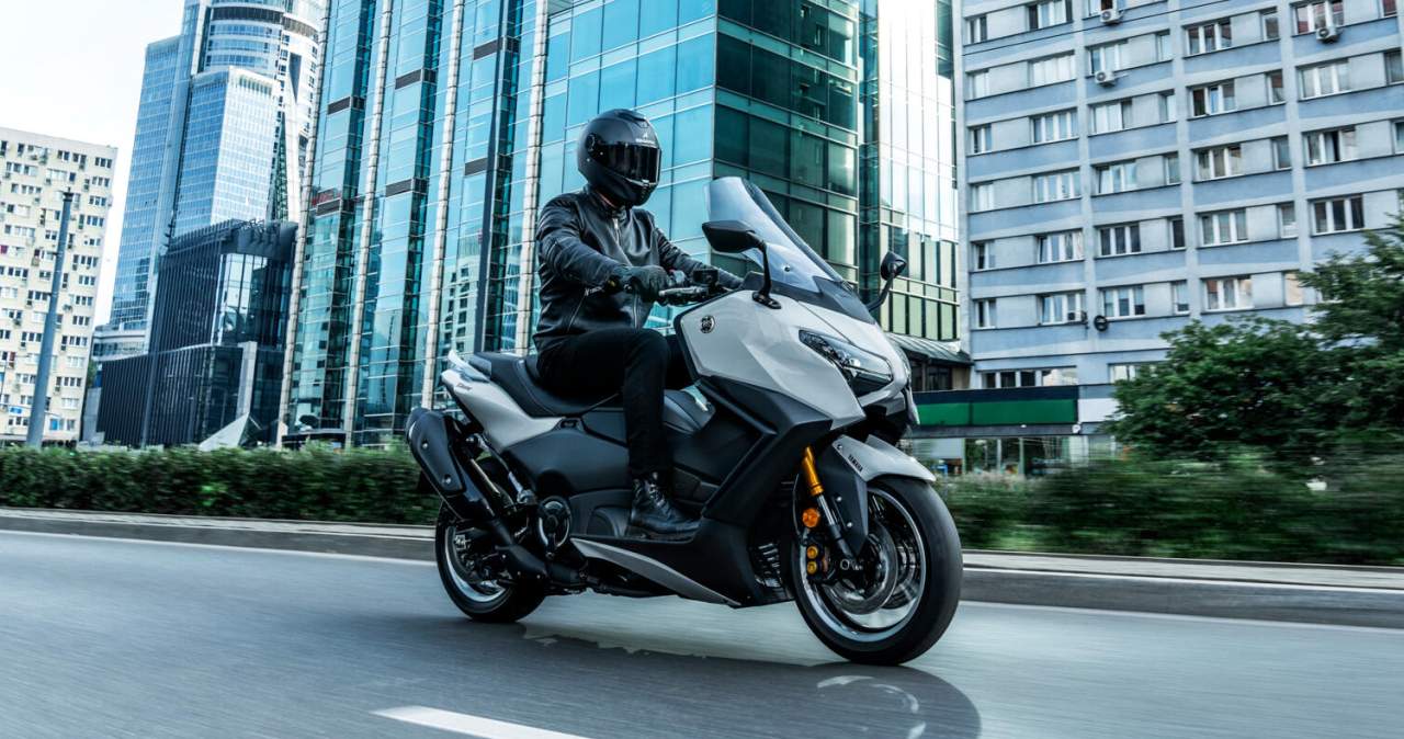 2025 Yamaha TMAX &amp; TMAX Tech MAX: MAX detaylar