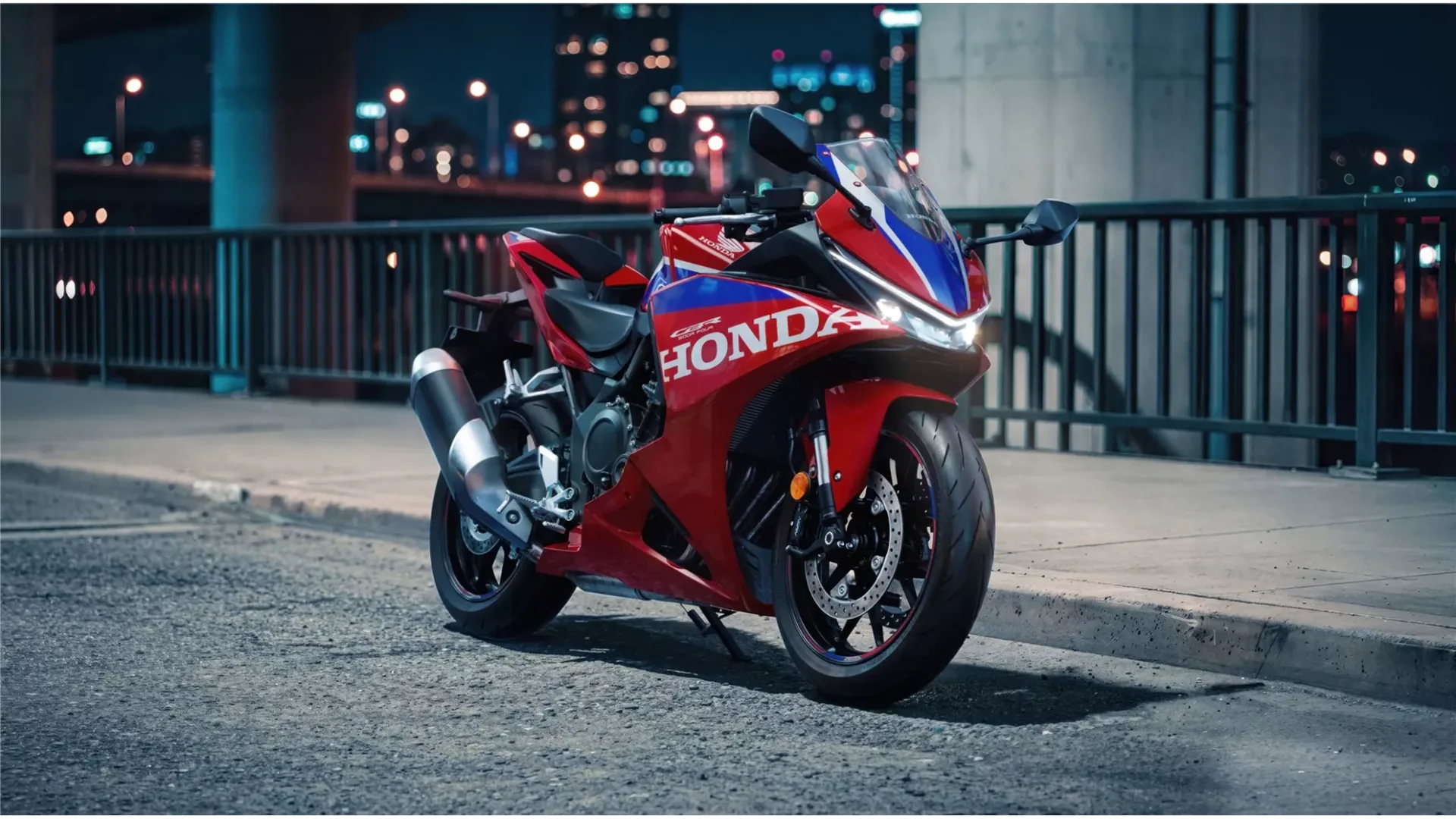 2027 Honda CBR500R FOUR'un Avrupa Fiyatı Açıklandı! Dört Silindirli Model Yeni Renklerle Geliyor