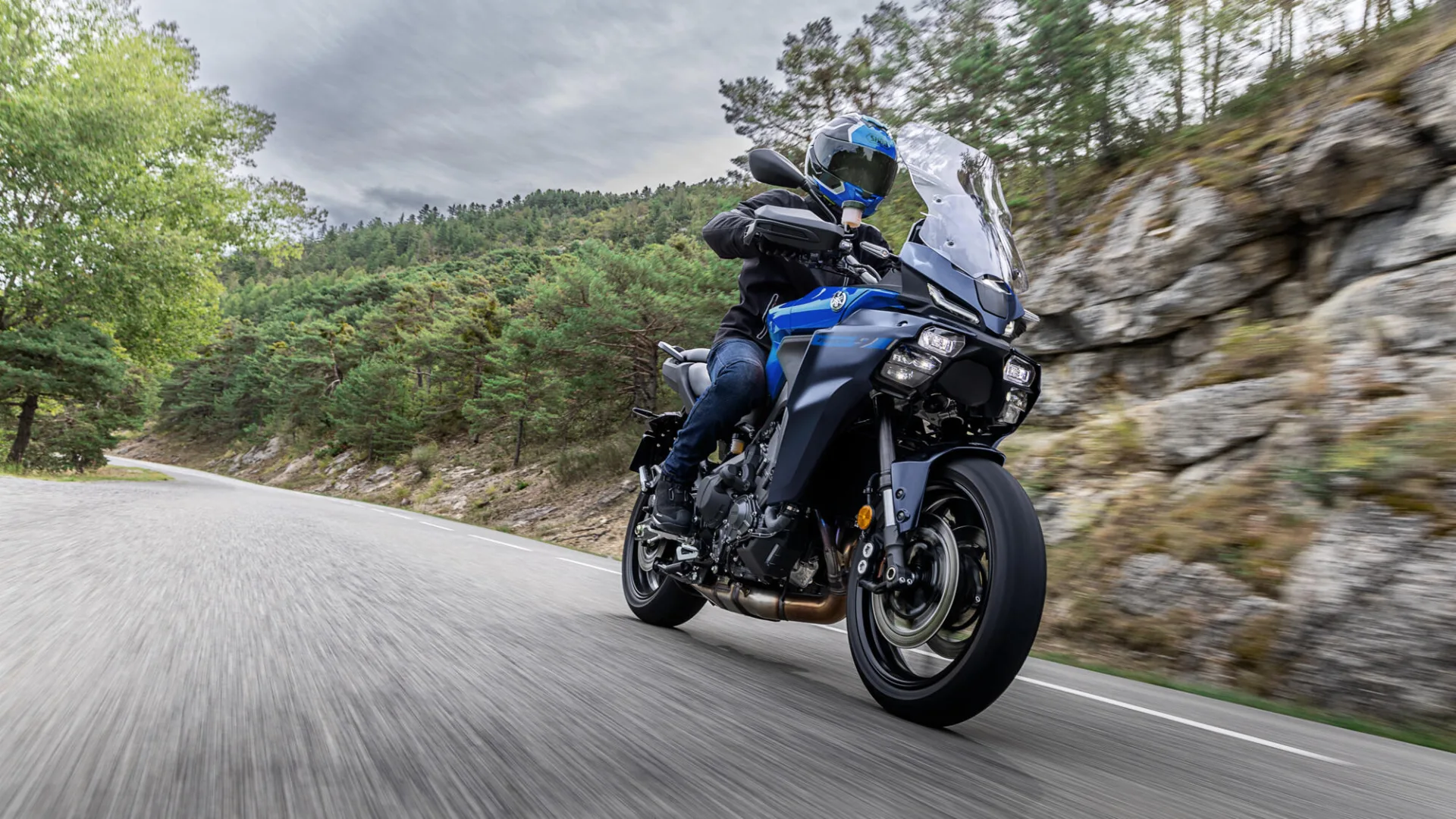 2027 Yamaha Tracer 9 Ailesine Yeni Renkler! GT+ Artık Galaxy Blue ile Geliyor