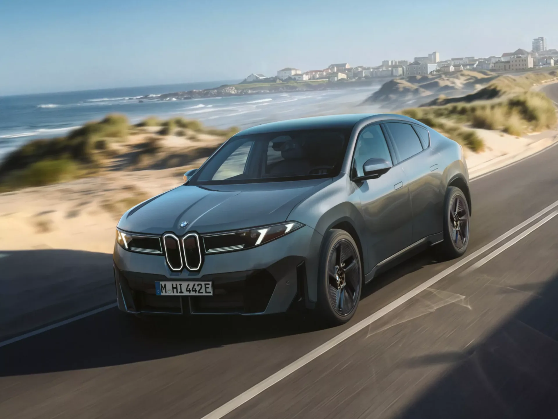 Yeni BMW iX4 Resmen Tanıtıldı: 828 Km Menzil ve 612 HP Güç!