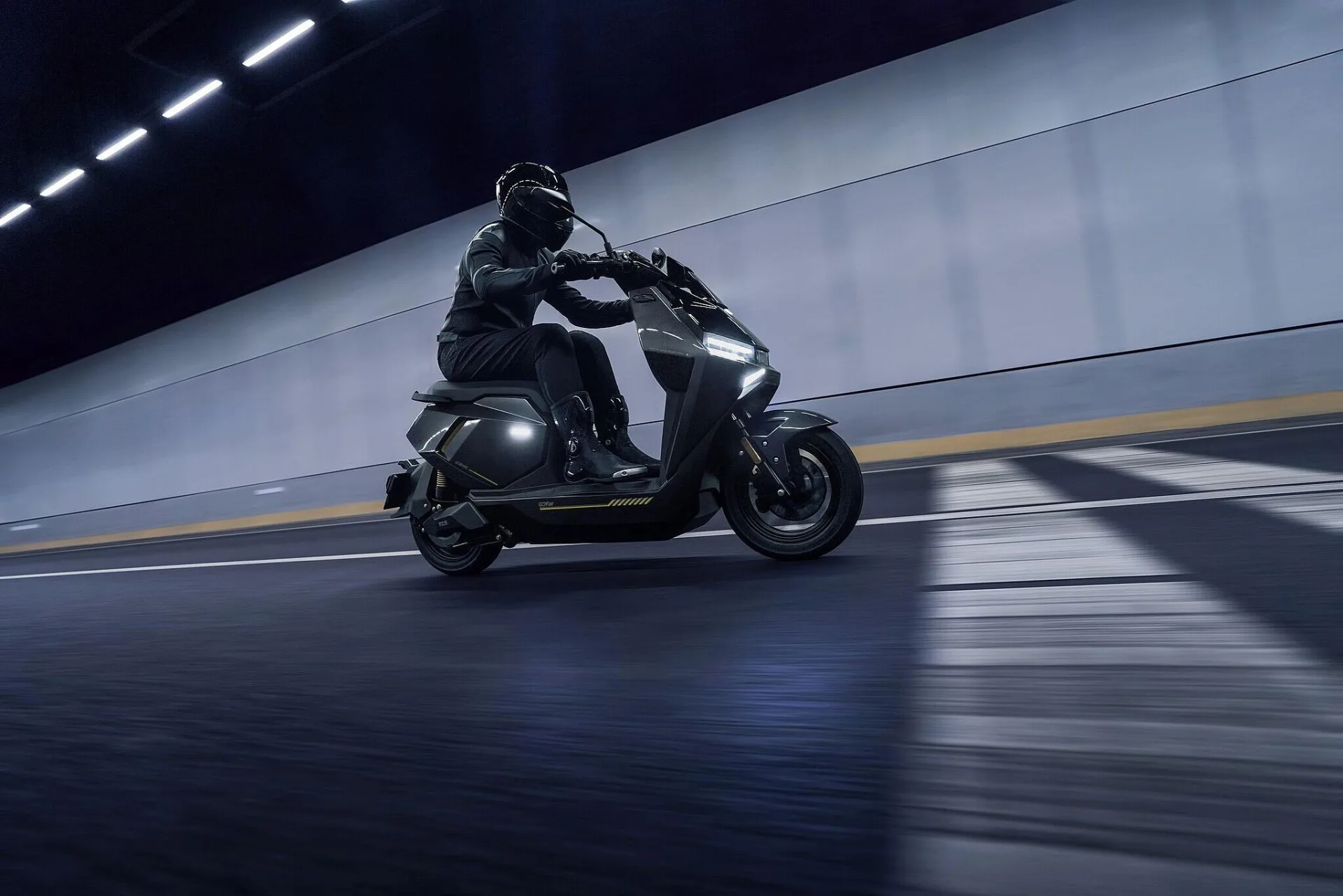 2027 NIU FQiX 500 - 130 Km Menzil