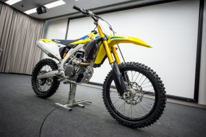 2018-Suzuki-RM-Z450-First-Look-005-1120x745