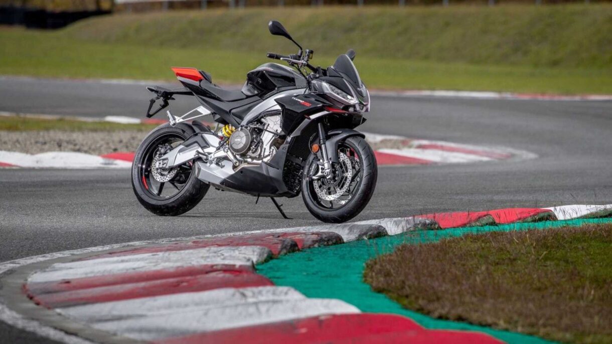 2022-aprilia-tuono-660