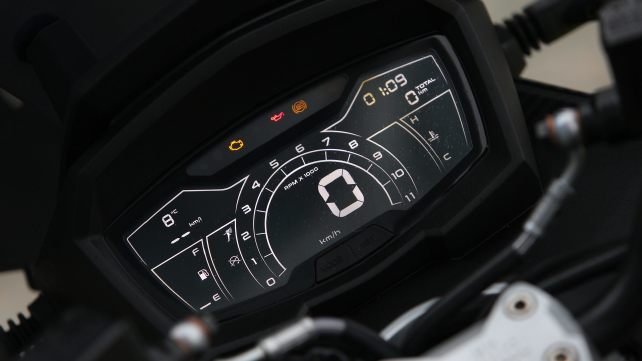 aprilia-instrument-cluster2