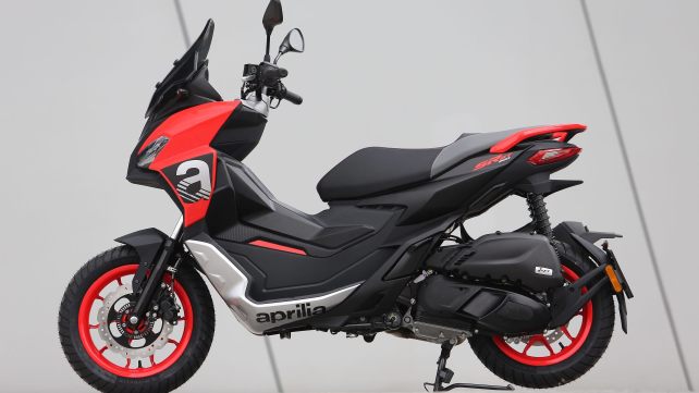 aprilia-right-side-view