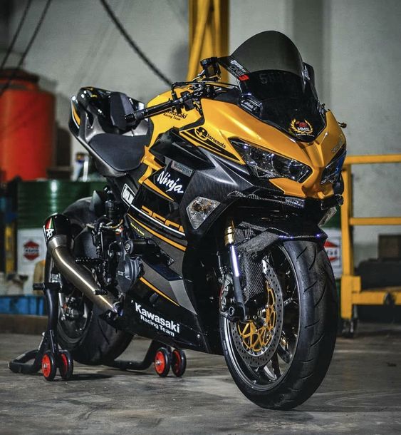 2021-motorbike r6 yellow