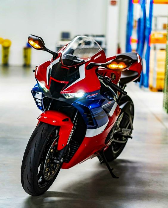 2021-motorbike red sport