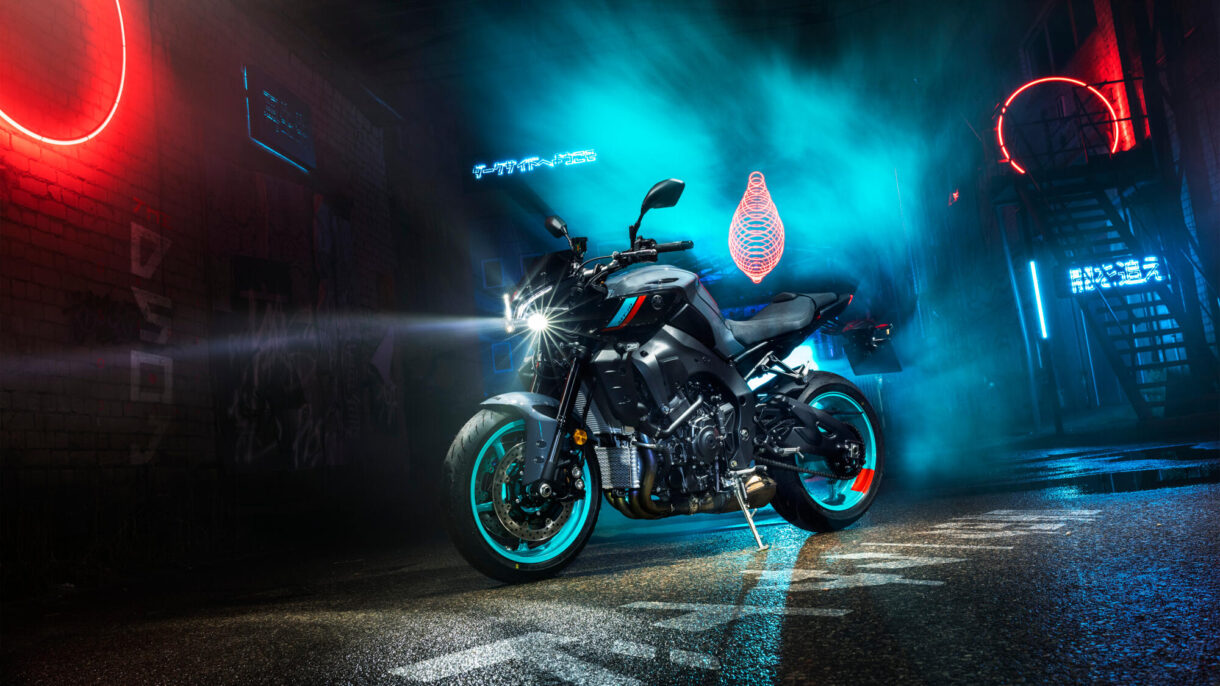 2022-Yamaha-MT10-EU-1