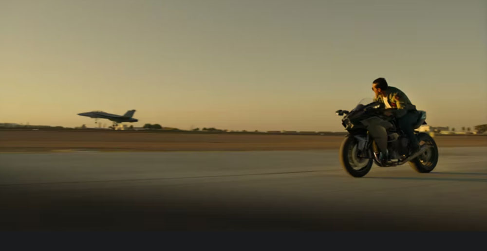 topgun-motorcycle-airplane-1