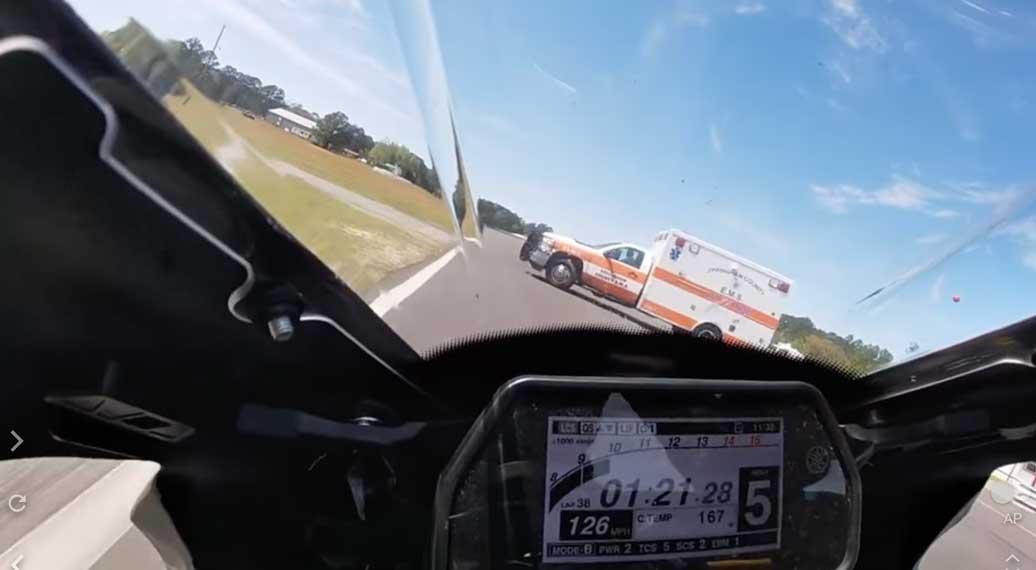Ambulans Yarış Pisti'ne Girerek İki Kazaya Neden Oldu