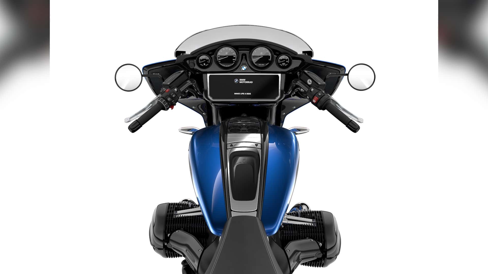 2024 bmw r 18 blue cockpit view 2