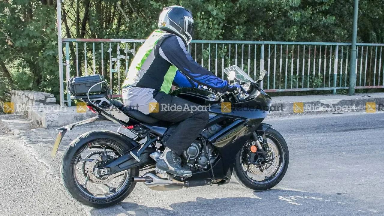 Triumph Daytona 660 Saklandığı Yerden Çıktı