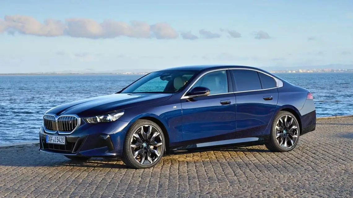 2024 BMW 5 Serisine 10 Uygun Fiyatlı Lüks Alternatif