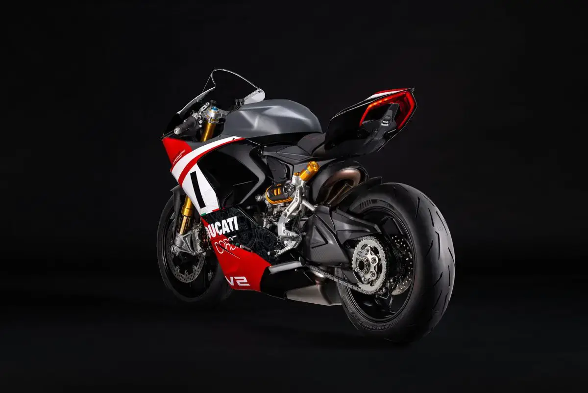 2025 Ducati Panigale V2 Superquadro Final Edition3 1200x801 1