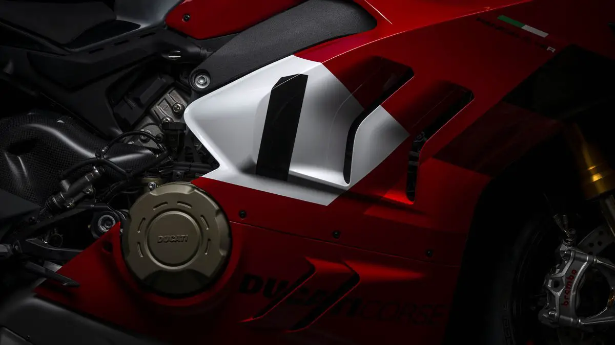 2025 Ducati Panigale V4R4 1200x675 1